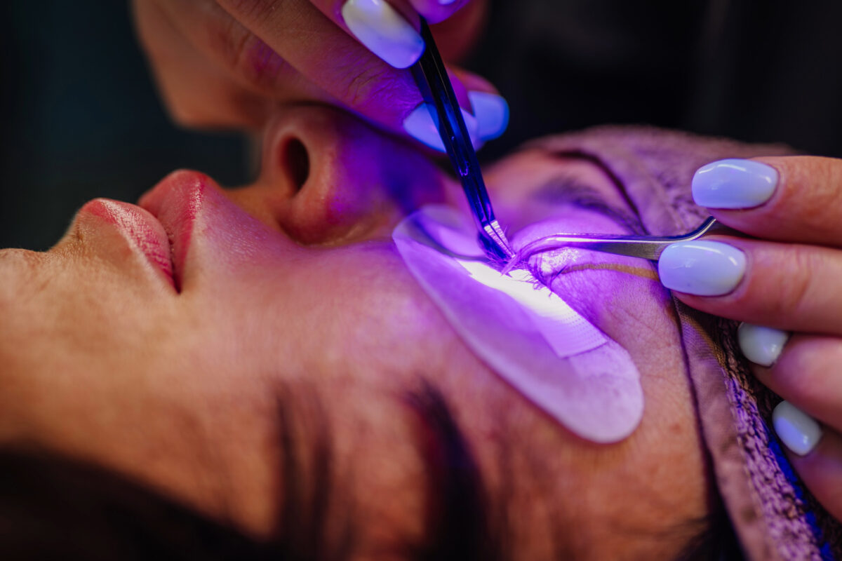 ANEOMED Aesthetics Beste Wimpernverlängerung in Luzern UV Lash Extensions Schweiz Kosmetikstudio Vergleich