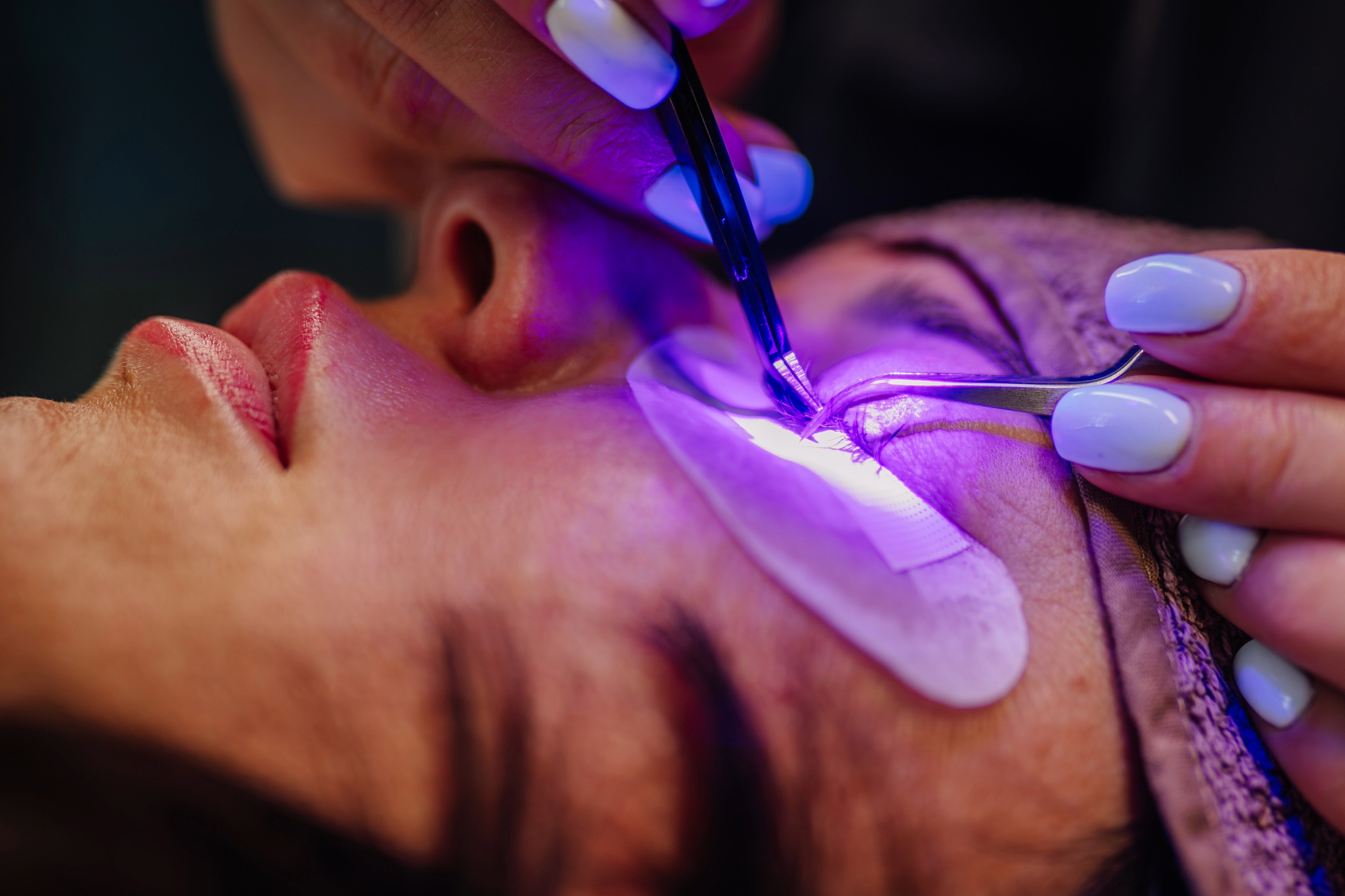 ANEOMED Aesthetics Beste Wimpernverlängerung in Luzern UV Lash Extensions Schweiz Kosmetikstudio Vergleich