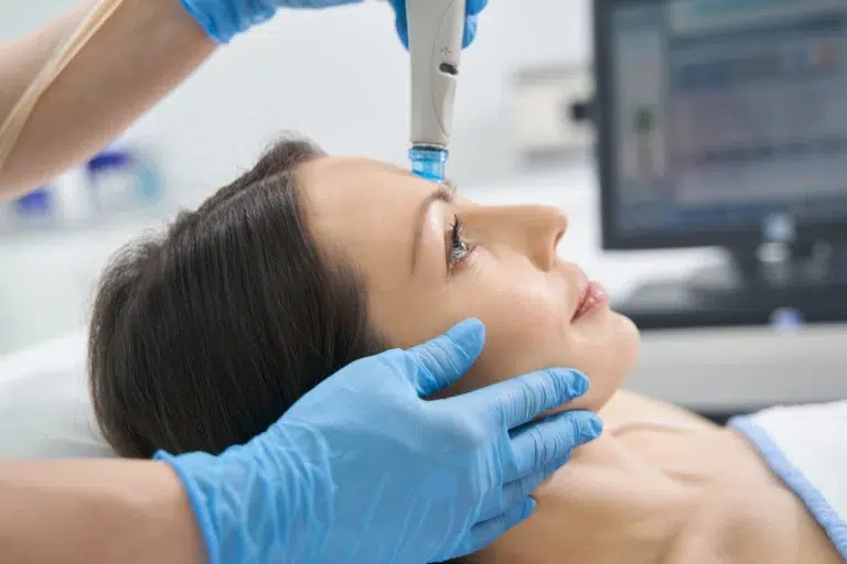 ANEOMED Aesthetics Aqua Facial Hydrafacial Behandlung Luzern Schweiz